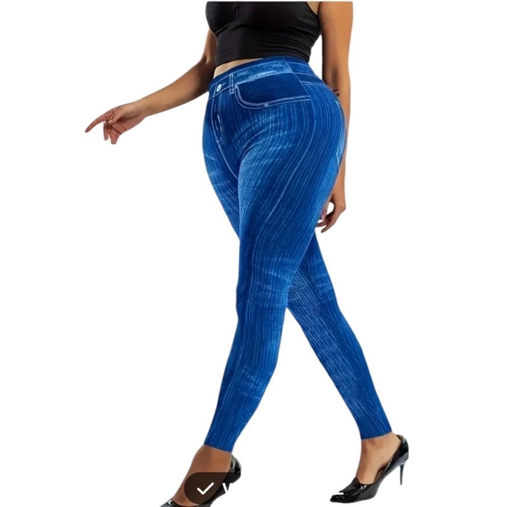 Women's Plus Size 3D Screen Print Stretchy Skinny Asymmetrical detail Pants.